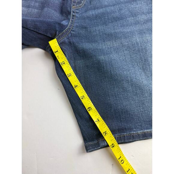 Isabel Maternity Dark Wash Denim Shorts - Size 10/30 NWT - Picture 4 of 7
